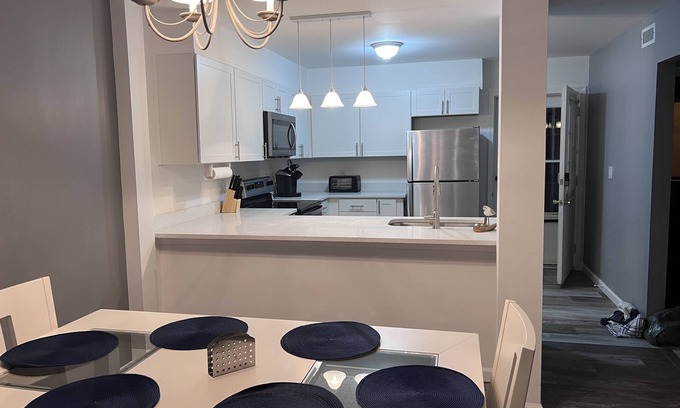 Rehoboth Beach Condominio | Rehoboth Beach Condo 1 mile to the beach and Boardwalk w/ pool! Sleeps 6