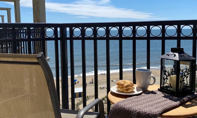 Rehoboth Beach Condominio | En la playa con piscina y en la ciudad. Duerme 4