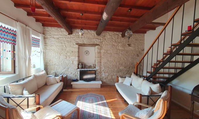 Cesme Villa | Reisdere' de 100 yıllık taş ev.