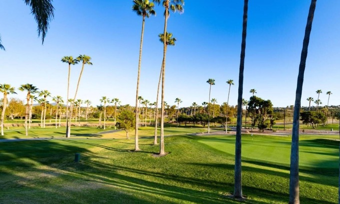 Rancho Santa Fe Hotel | Rejuvenate in Luxury Suite w/ Golf Views in Rancho Santa Fe l Onsite Pool & Spa