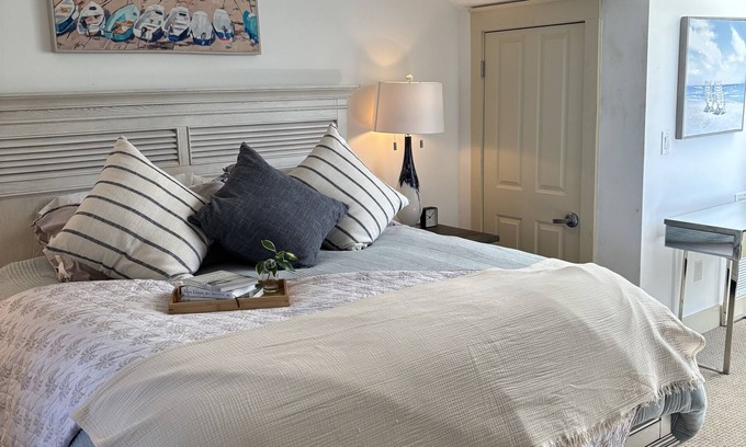 Sunnyside Condominio | Rejuvenation at a Beach Village by the Sea