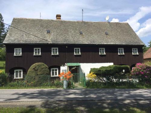 Frydlant Casa | Rekreacni dum s velkou zahradu a venkovnim bazen