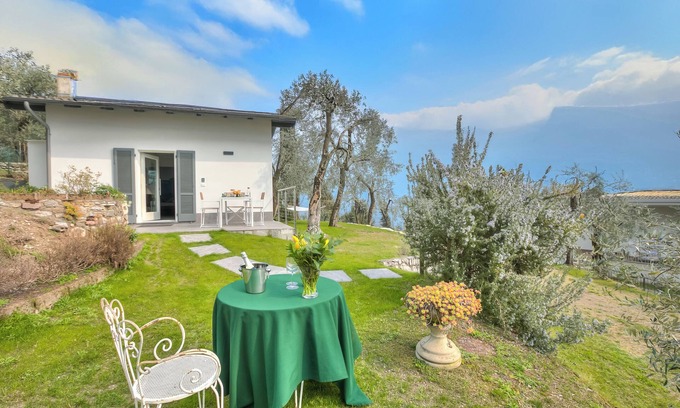 Limone sul Garda Casa | Relais Nanzello Garda Living 2, Limone sul Garda, Italy