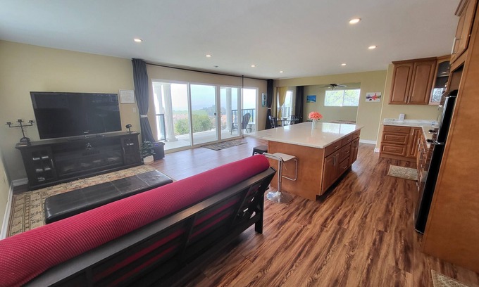 Fairview Apartamento | Relax and Enjoy the Million Dollar Views of the East Bay Area; Entire Guesthouse