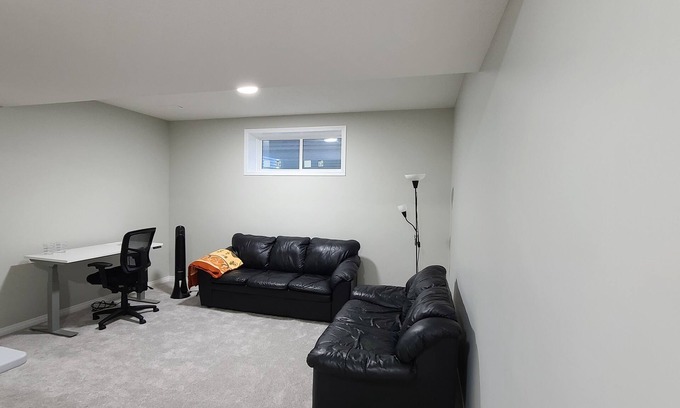Airdrie Casa | Relax and Rejuvenate!