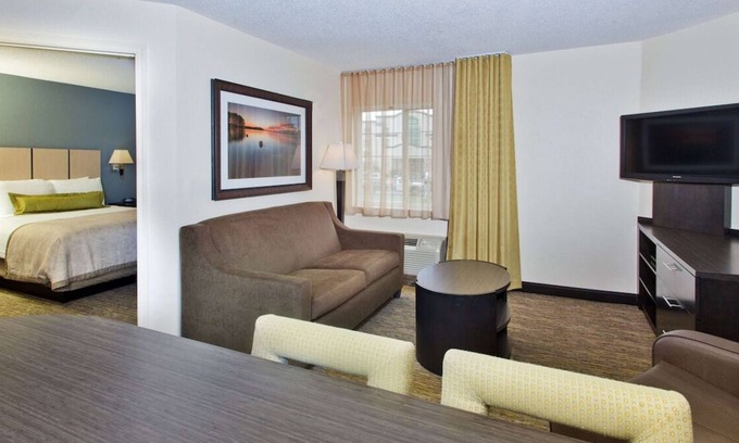 Horsham Casa | Relax and Unwind! 2 Convenient Units, Free Parking, Near Meeting House Park