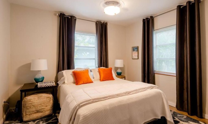 South Westshore Casa | Relax at Renellie
