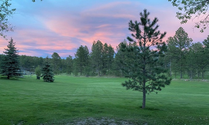 Custer Apartamento | Relax at Ridgeview- Basement 1 bed apt, KING bed, PRIVATE patio, FREE CSP pass