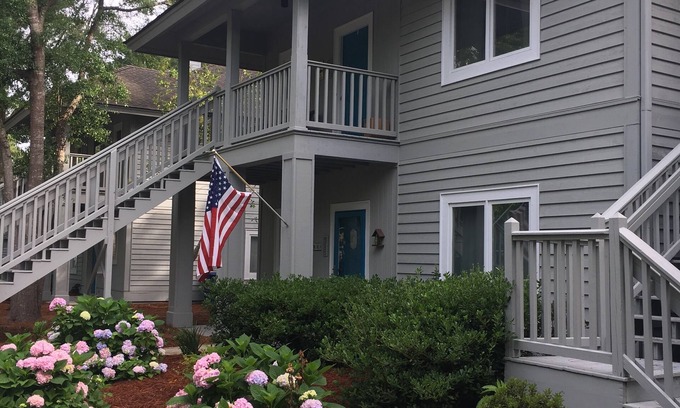 North Myrtle Beach Apartamento | ¡Relájate en Tidewater! Golf / Diversión / Sol / Playa / Piscina / Fitness / Tenis / Bañera de hidromasaje / Compras