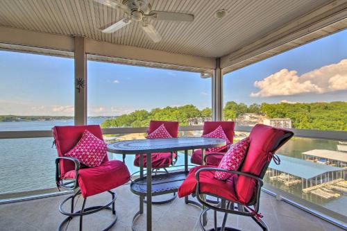Osage Beach Apartamento | Relax by Pools Top-Floor Lands End Corner Unit