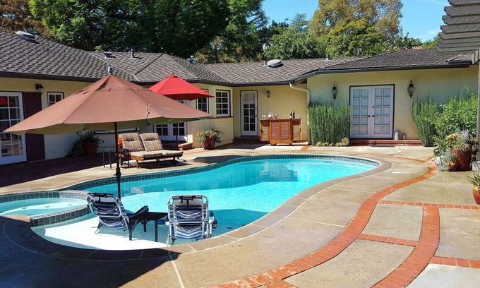 Altadena Casa | Entretener junto a la piscina en el Jardín Casa de La Altadena por Rose Bowl y Eaton Canyon