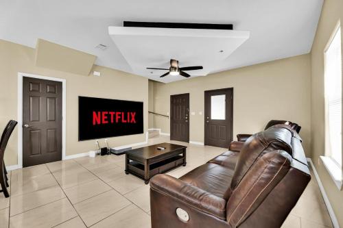 McAllen Apartamento | Relax & Enjoy In Our Spacious Townhome Getaway D
