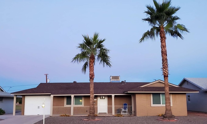 Sun City Casa | Relax & Enjoy the sun on the Covered Patio & Golf Course View