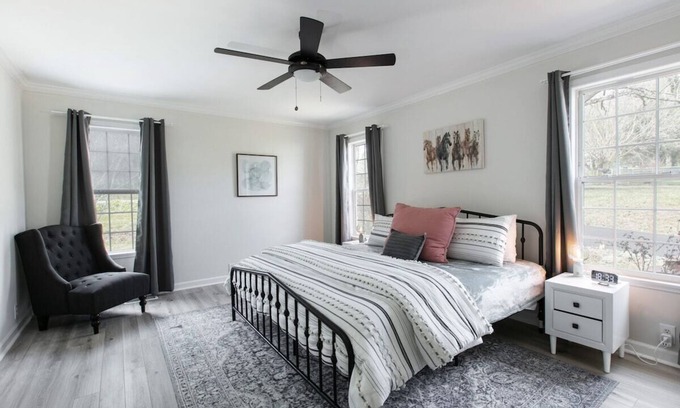 Oakley Casa | Chic AVL Getaway – Minutes to Biltmore & DWTN