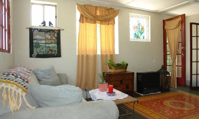 Oakland Casa | Relax in garden paradise with free views -special 15% weekly discount - BOOK NOW
