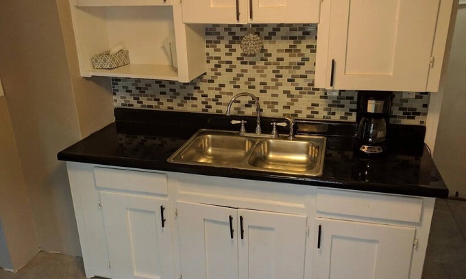 Redford Casa | Relax in Redford -Charming 2-bedroom, 1 bath house