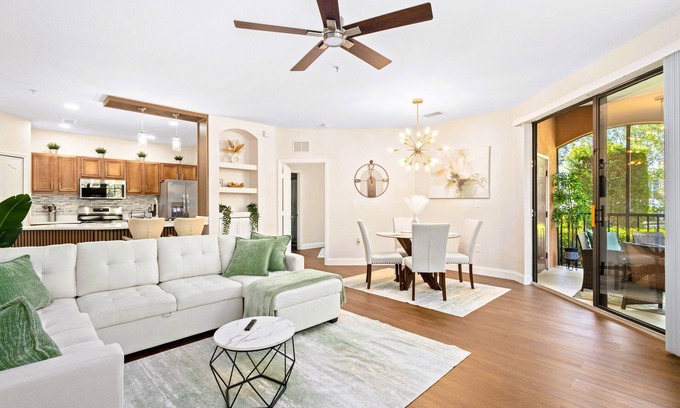 Sarasota Apartamento | Relax in Style: 2-Bedroom Apartment with Calm Atmosphere