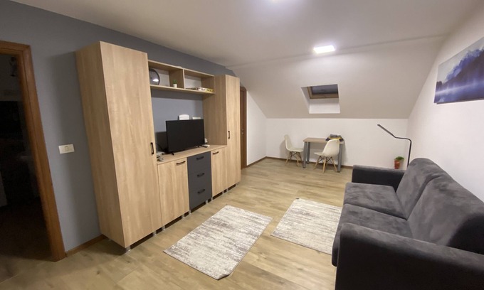 Timisoara Apartamento | Relax in this new and very stylish loft space: Smart - Netflix - Retro SNES