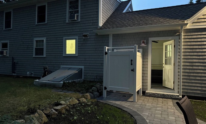 Sandwich Casa | Relax in this Sandwich Farmhouse - Cape Cod