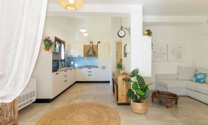 Eden Rock Casa | Relax with the whole family in this quiet and elegant accommodation