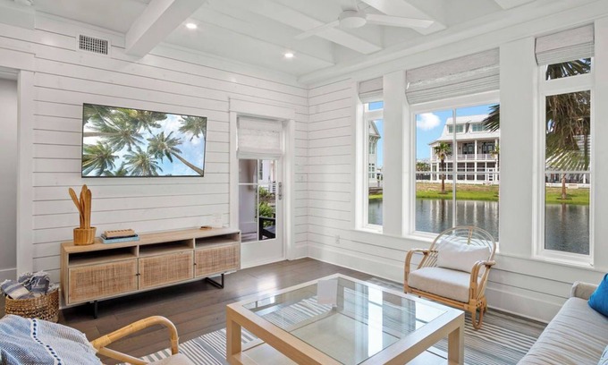 Port Aransas Cabaña | Relax Lakeside in Cinnamon Shore South at Cottage near Infinity Pool & More