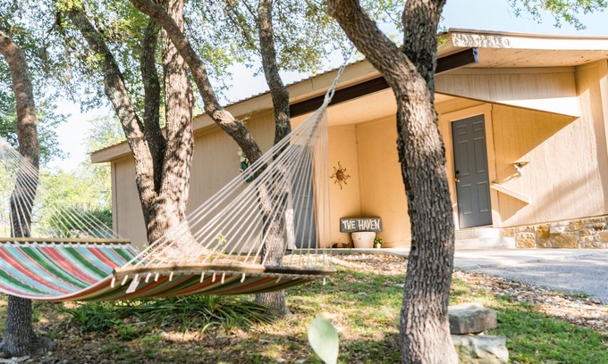 Wimberley Cabaña | Relájese en una hamaca en el refugio