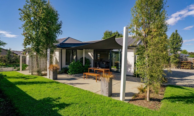 Albert Town Casa | Relax on Snowberry – Wanaka Holiday Home