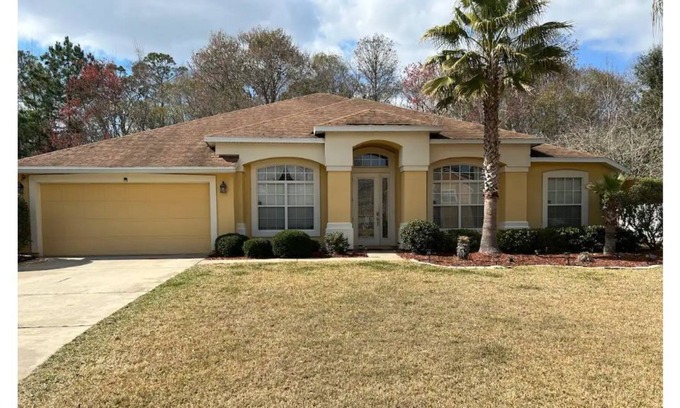 Jacksonville Casa | Relax or entertain at The Beautiful Wild Azalea