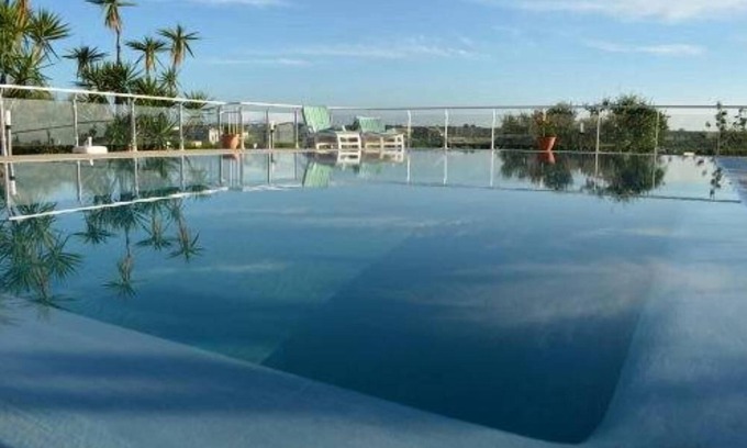 Castellana Grotte Villa | Serenidad, privacidad, piscina panorámica