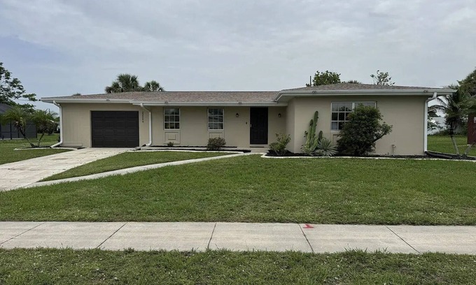 Port Charlotte Casa | Relax & Play: Hideaway w/Ping Pong + Beaches Nearby