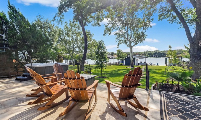 Kingsland Casa | Relax, Play, Repeat! 5 Star Lakefront Retreat - Hot Tub, Dock, Cabana, Game Room