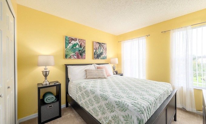 Lake Berkley Casa | Relax & Recharge: Stylish Villa w/ Resort Amenities