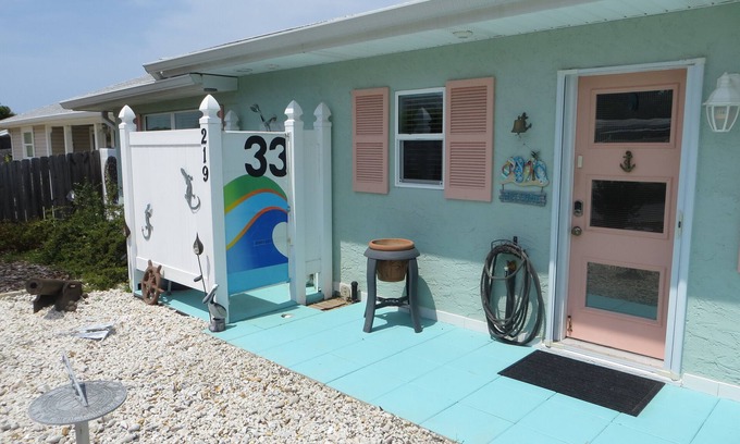 West Panama City Beach Cabaña | Relax,Refresh,Enjoy this 2 bedroom cottage 2 blocks to Beautiful Laguna Beach