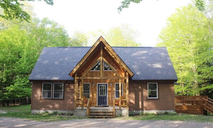 Mears Cabina | Relax, swim, dune, and explore the summer in Silver Lake!