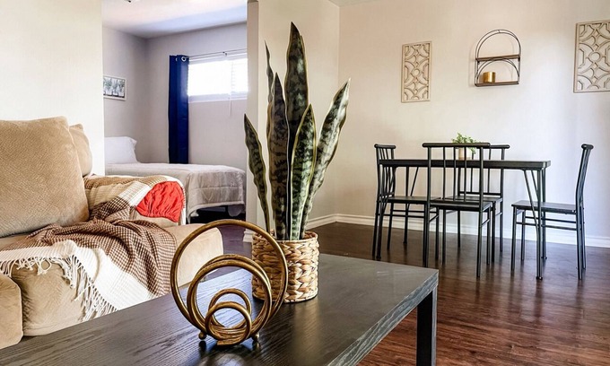 Central City Apartamento | Relax & Unwind: Convenient Commute Access