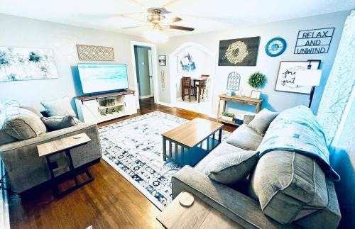 Nederland Casa | Relax & Unwind in 2BR 1BA Home in Quiet Neighborhood
