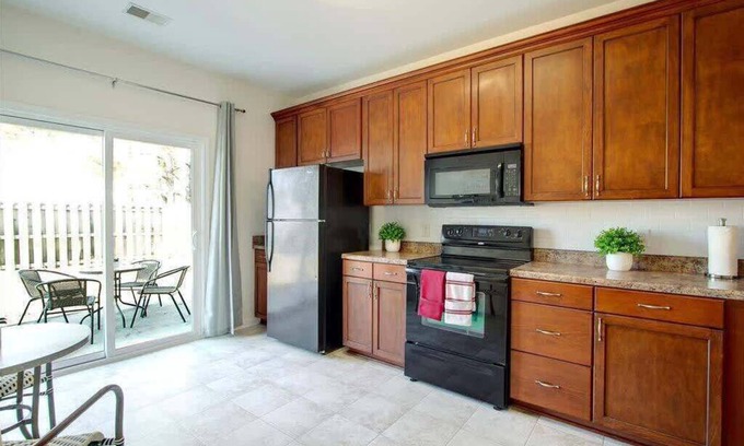 Port Wentworth Casa | Quiet Pooler Home by Savannah Airport
