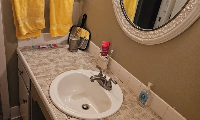 Tougaloo Casa | Relax with the family in this peaceful space and quiet neighborhood. 3 BR & 2bth