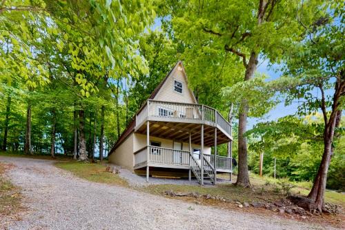 Flat Hollow Marina Casa | RelaxAwhile Cabins-GetAway Grove
