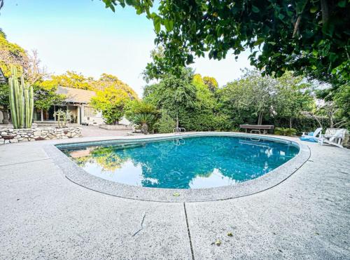 Burbank Casa | Relaxed and Cozy Poolside Studio - LOU2 - BUR