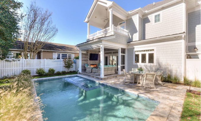 Country Club Estates Casa | Relaxed Coastal Escape: Walk to Beach, Private Pool, Perfect for Families!