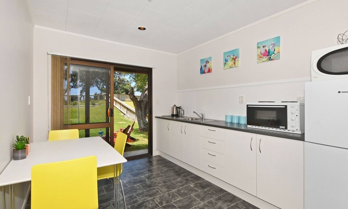 Ruakaka Apartamento | Relajado tranquilo hogar lejos de casa!