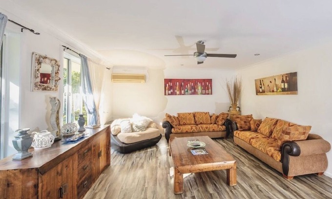 Mooball Casa | Relaxed Rustic style Country home, bush fire pit, 10 min from Pottsville beach