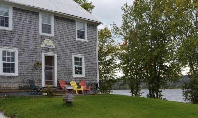 Wickham Casa | Relaxed vacation with 4 bedrooms on the beautiful Saint John River