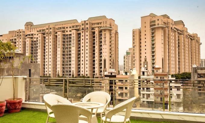 Gurugram Apartamento | Relaxing 1 Bhk service apartment with balcony Gym