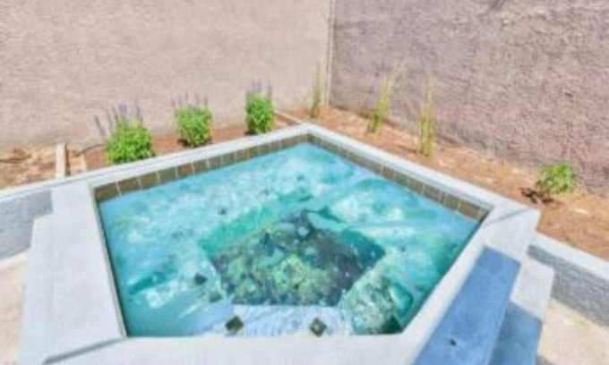 Rancho Oakey Casa | Relaxing 1 Story Villa Hot Tub BBQ By the Strip