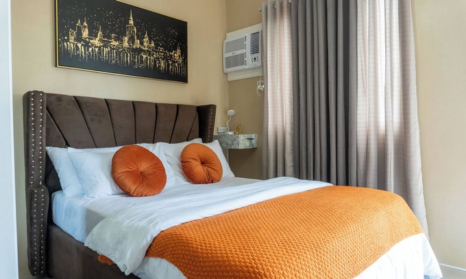 Basak Apartamento | Relaxing 1BR w/ Balcony + Sofa Bed/Free Pool & Gym/ 20 Mins to Beach.