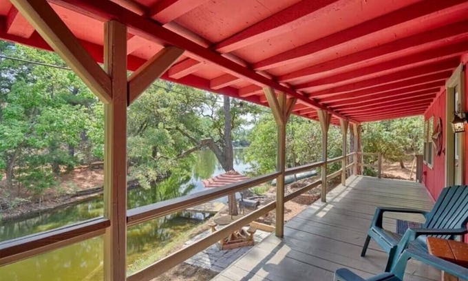 La Grange Cabina | Relaxing 2-bedroom cabin on Lake Jean