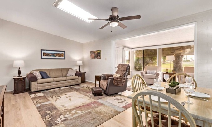 Sun City Casa | Relaxing 2BR+Den Golf Retreat with Backyard & BBQ