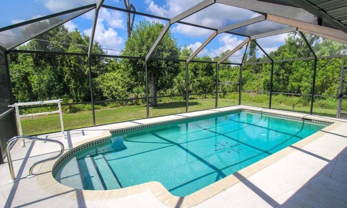 Port Charlotte Casa | Relaxing 2BR pool home close to attractions - Charlotte's Dream